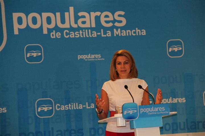 Cospedal: “Los españoles quieren mirar al futuro, no seguir revolviendo el pasado con portavoces del GAL ni ministros del Bar Faisán”
