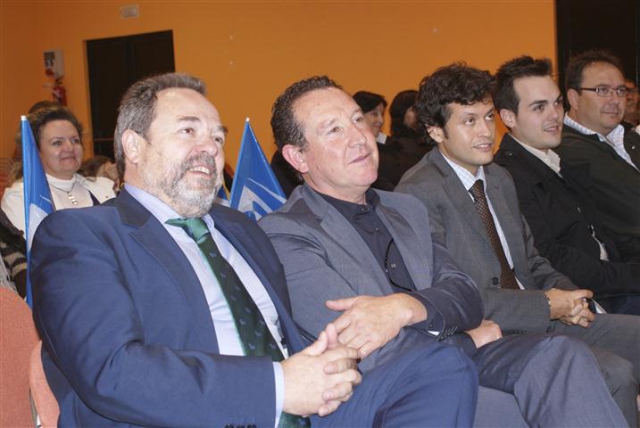 Labrador destaca la “preparación y las propuestas de Rajoy” frente a los cinco millones de parados que deja Rubalcaba