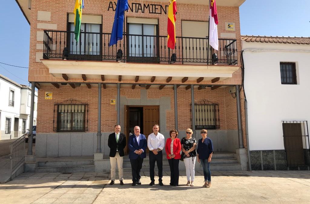 Gregorio pide un mejor transporte público para los pequeños municipios, que evite el aislamiento que les aboca a la despoblación