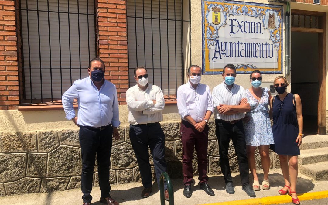 Gregorio lamenta que Page siga haciendo caso omiso a las reivindicaciones de la Sierra de San Vicente para recuperar el transporte público