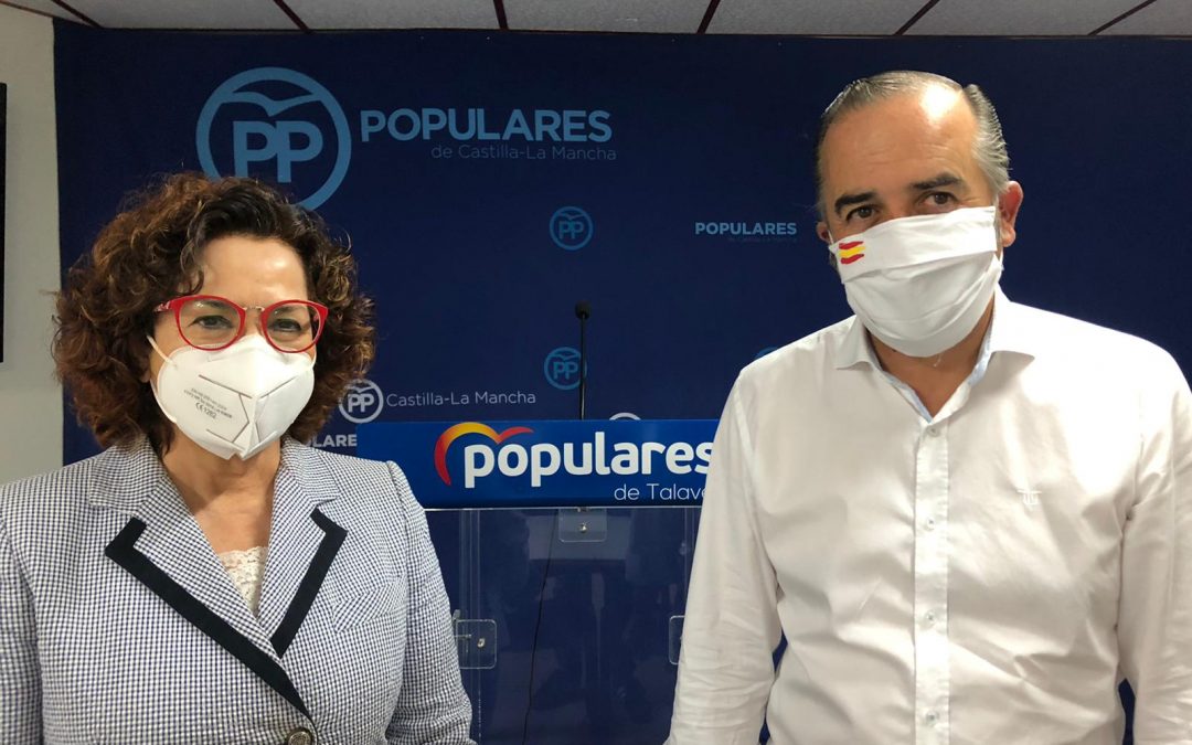 El PP critica la caótica gestión del inicio de curso por parte de Page y Sánchez, que han estado de vacaciones y vuelven a suspender en septiembre