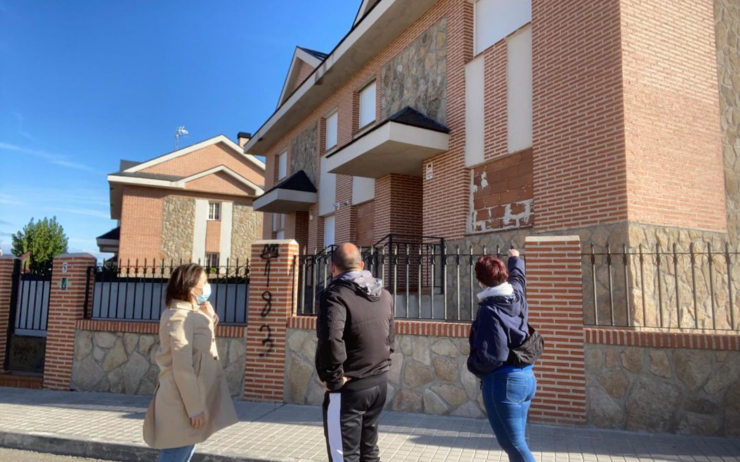 Hernández denuncia la inseguridad y problemas de convivencia que crea la ‘okupación’ en municipios como las Ventas de Retamosa
