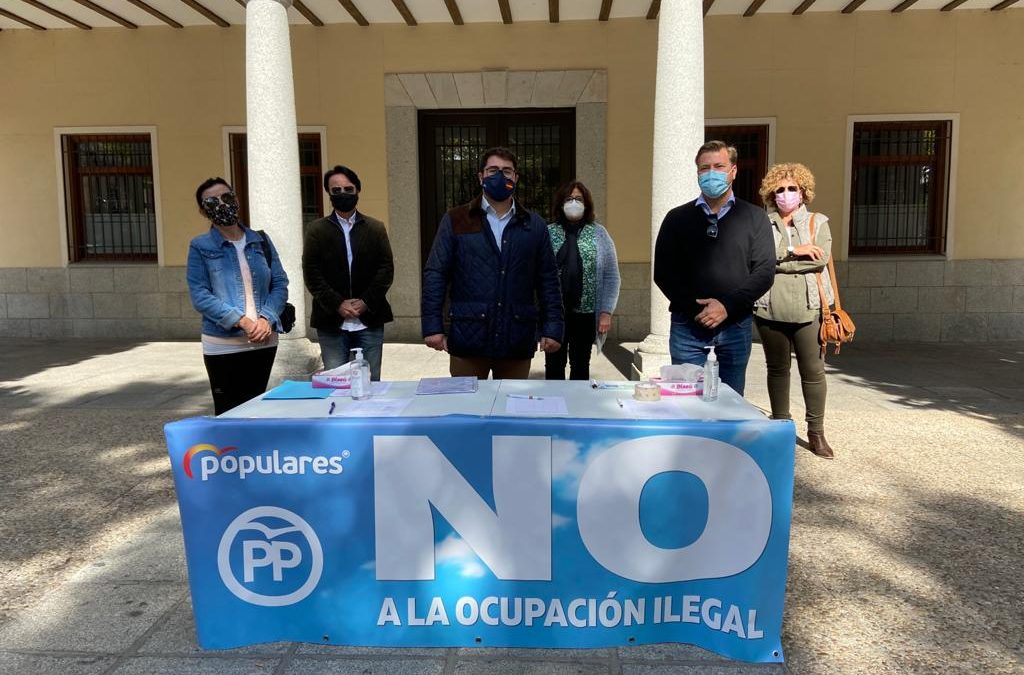 La campaña del PP contra la ocupación ilegal de viviendas recoge más de mil firmas en Torrijos