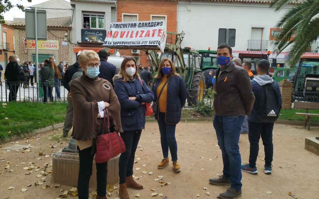 El PP de La Puebla de Almoradiel apoya a los agricultores en la tractorada convocada por Asaja contra la subida del 30% del IBI rústico
