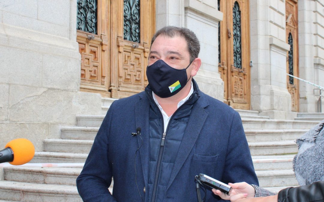 Fernández lamenta que Page siga sin escuchar a los ciudadanos, que piden soluciones para hacer compatible la protección de la salud y la economía