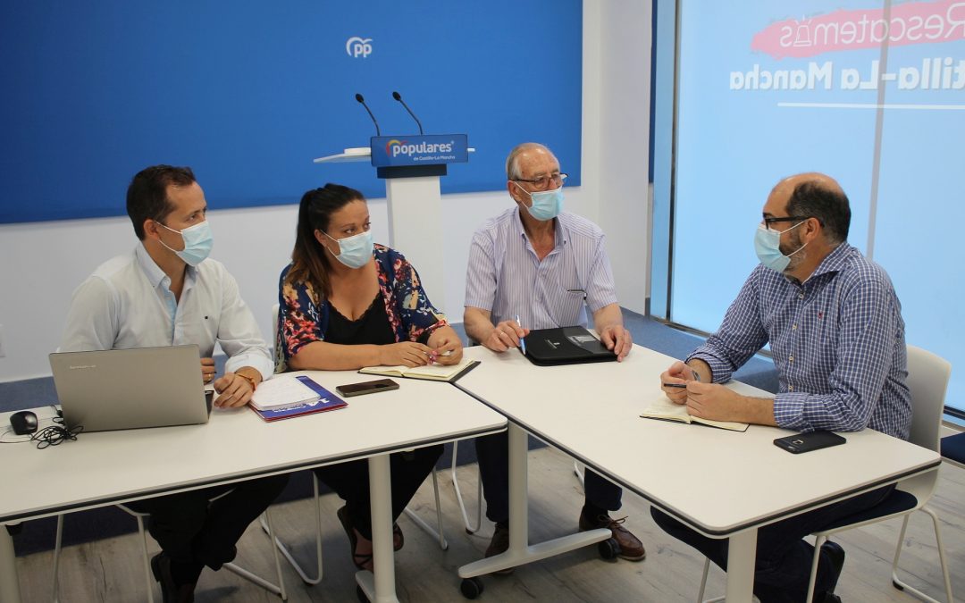 Velázquez reclama a la Junta servicios básicos sanitarios y de transporte en los pueblos de la provincia