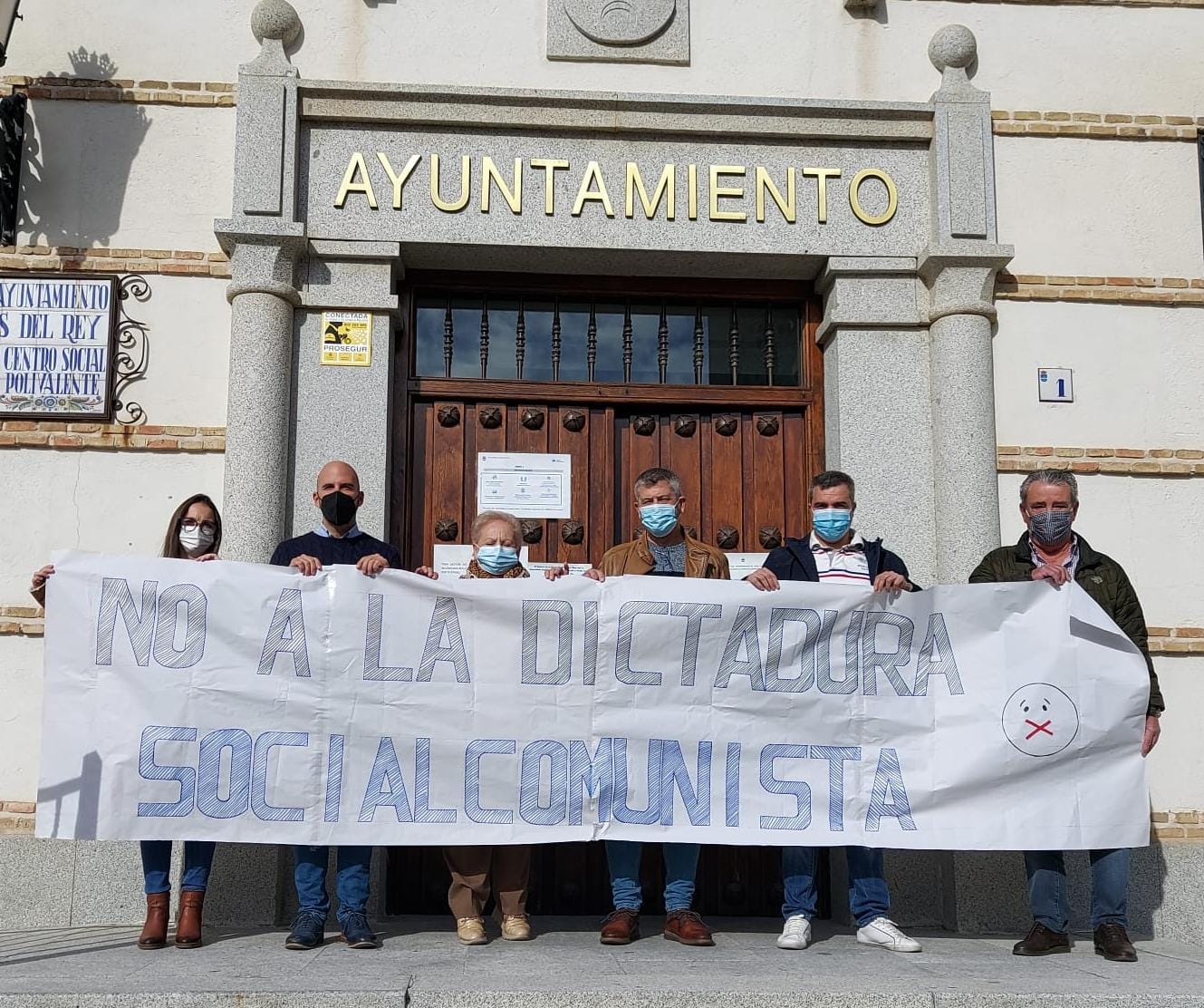 Protesta de los concejales del PP de Olías del Rey 091121