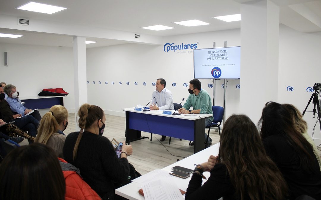 Velázquez: “Que nuestros alcaldes y concejales cuenten con la mejor formación, garantiza que se pongan en marcha las mejores políticas”
