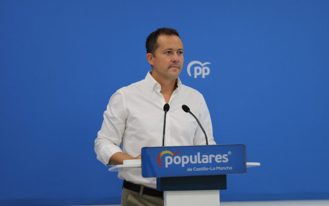 Velázquez lamenta la falta de humanidad del Gobierno de Page, que está trasladando a los enfermos de paliativos del Hospital Provincial