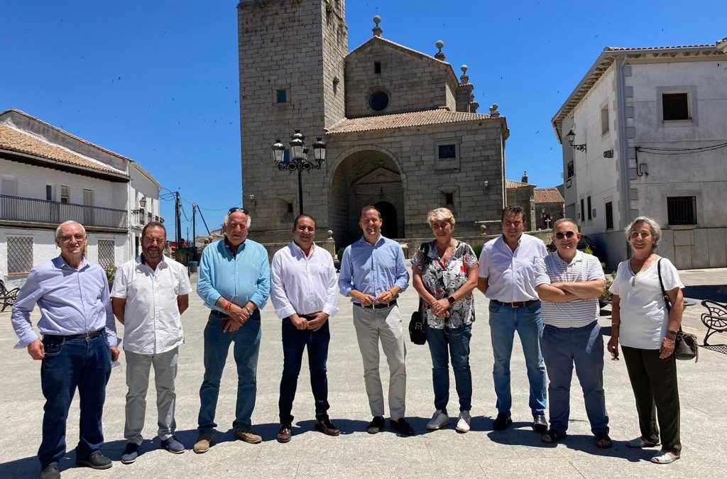 Velázquez denuncia las carencias del transporte en la Sierra de San Vicente, lo que dificulta el acceso de sus vecinos a la Educación y Sanidad