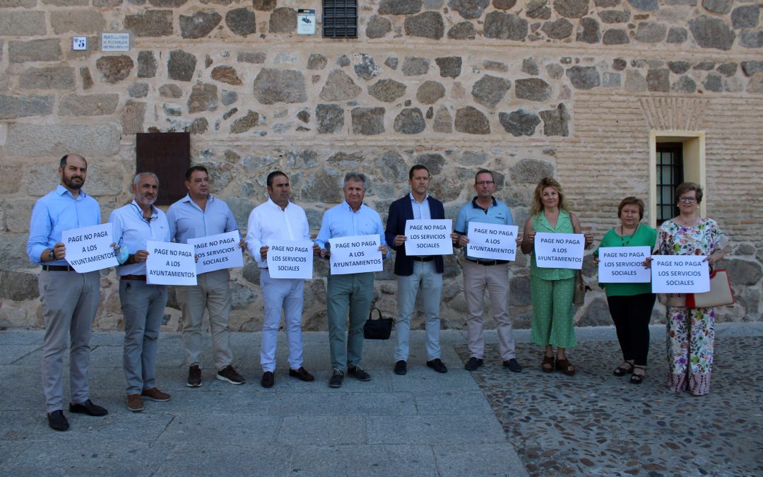 Velázquez denuncia que Page pone en riesgo la ayuda a domicilio por no pagar a los ayuntamientos desde enero