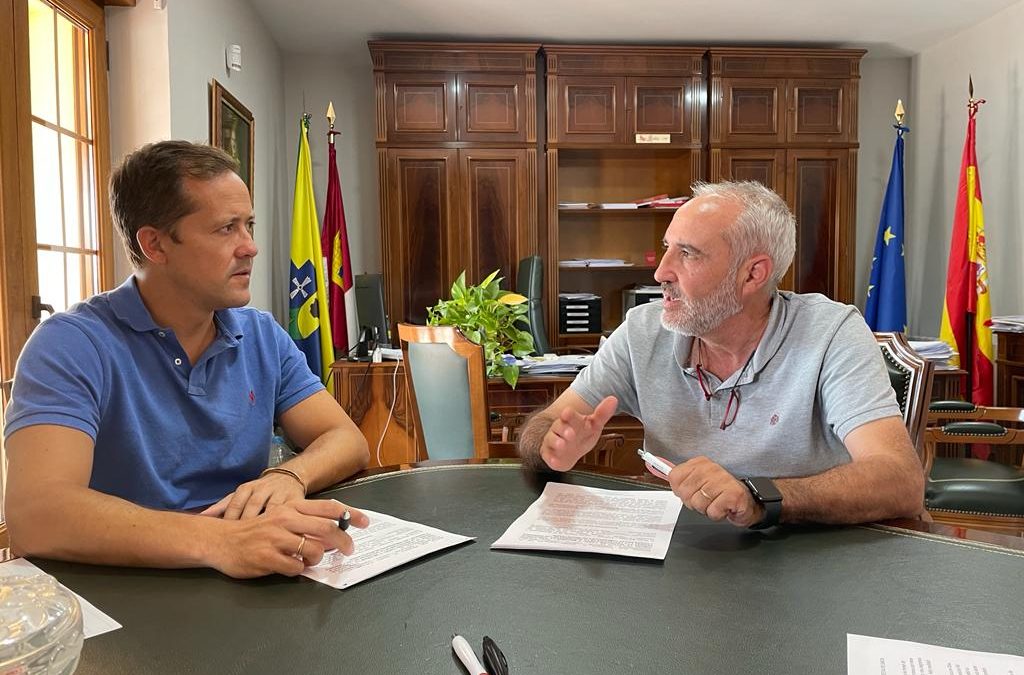 Velázquez muestra su preocupación por la ocupación ilegal de viviendas, que daña la convivencia e incrementa la inseguridad