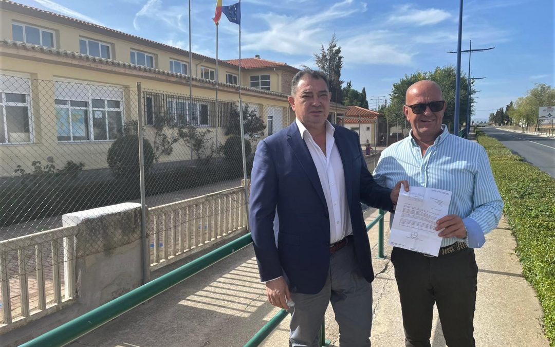 El PP denuncia las falsas promesas de Page sobre las obras de mejora en el colegio de Gálvez