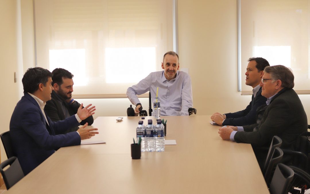 Velázquez resalta la importancia de seguir avanzando en la inclusión plena de las personas con discapacidad, de la mano de los colectivos