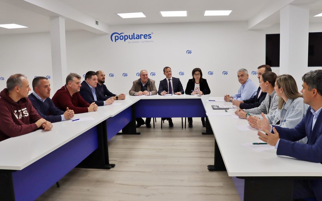 Velázquez y Vázquez destacan que la seguridad será una prioridad para los Gobiernos del PP
