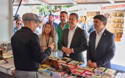 Velázquez se compromete a poner en marcha un Premio Nacional que convierta a Toledo “en la capital española de la novela histórica”