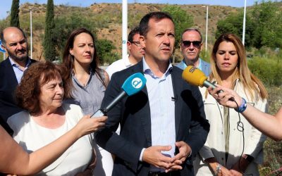Velázquez se compromete a solucionar la peligrosidad que supone el estado de abandono del Camino de Albarreal y la Avenida de La Legua
