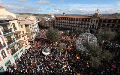Velasco califica de histórica la concentración de Toledo en contra de la amnistía que quieren imponer los socialistas con el voto de Tolón