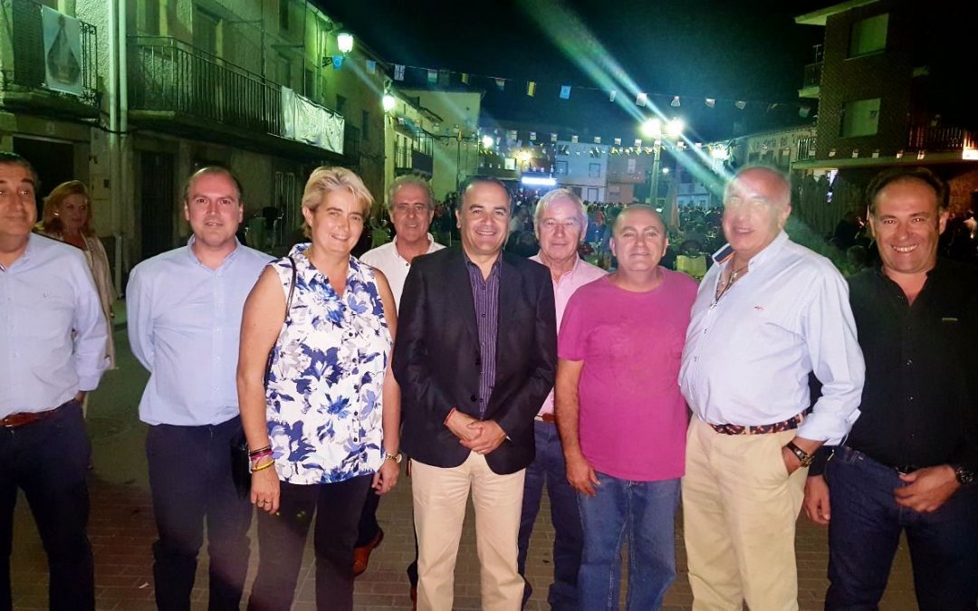 Gregorio participa en la tradicional cena popular del ‘Día de la Vaquilla’ en Buenaventura