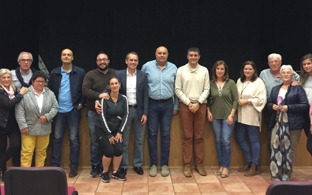 Reunión del PP en Val de Santo Domingo con el Programa «Pueblo a Pueblo»