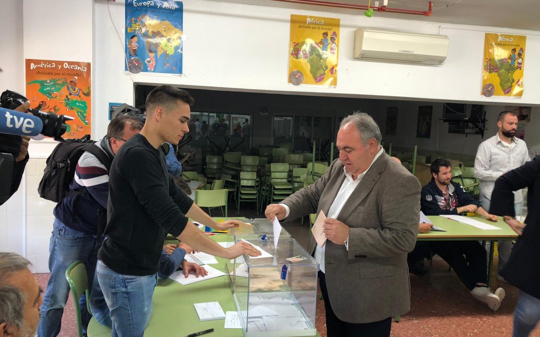 Tirado anima a votar «con cabeza y corazón» por el bien general de España y de todos los españoles