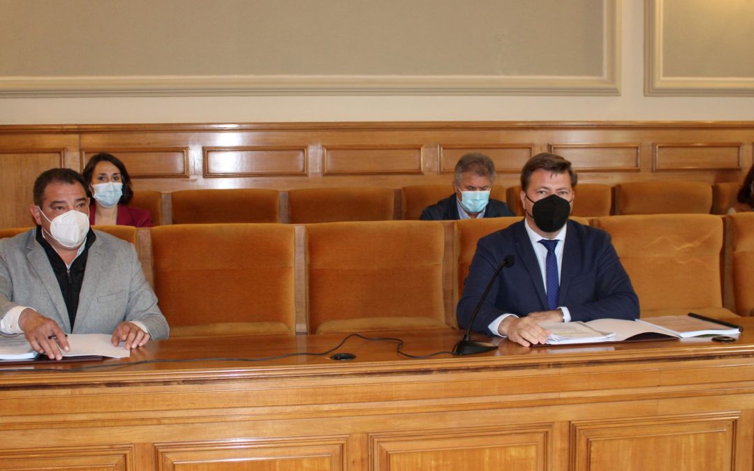Congosto pide a Gutiérrez que ponga en marcha de una vez la convocatoria para destinar un millón de euros a ayudas para autónomos y pymes