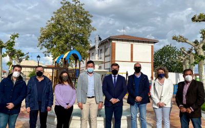 Congosto inaugura un nuevo parque en Alcabón y destaca el esfuerzo económico de este Ayuntamiento