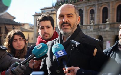 Velasco denuncia la actitud arbitraria de Tolón en la gestión de las concesiones públicas