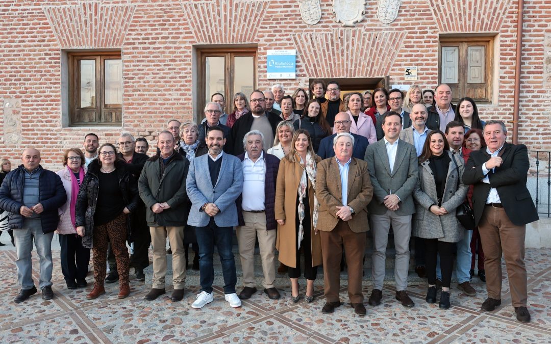 Velázquez felicita al alcalde de la Torre de Esteban Hambrán, elegido presidente de la Junta Local del PP en esta localidad toledana