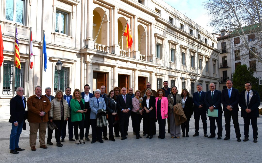 Los alcaldes del PP de la comarca de Torrijos alertan en el Senado de la creciente inseguridad y reclaman el aumento de efectivos de la Guardia Civil