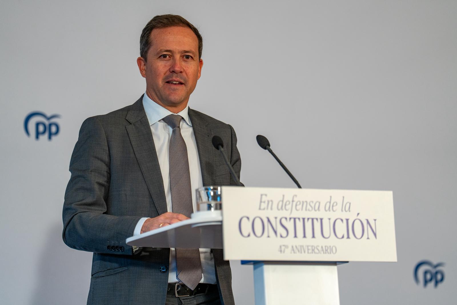 Velázquez acto Constitución – 051225 (3)